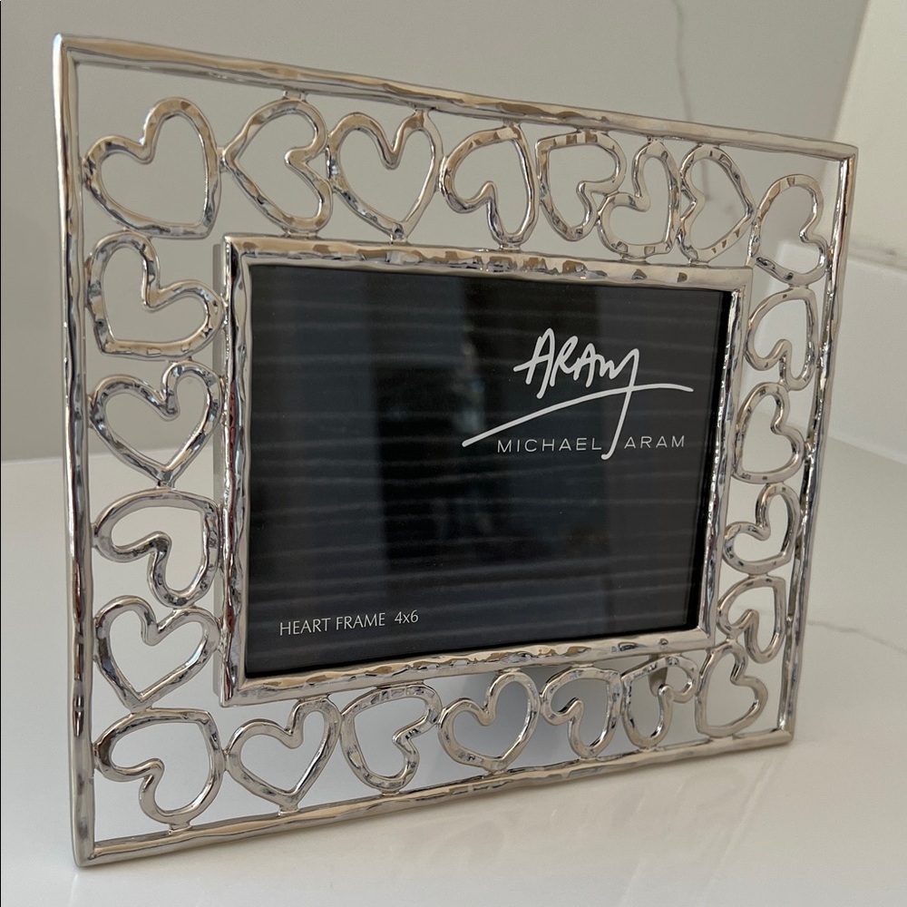 Michael Aram Silver Nickel-plate Open-Heart Decorative Photo Frame 4x6 - Picture 3 of 5